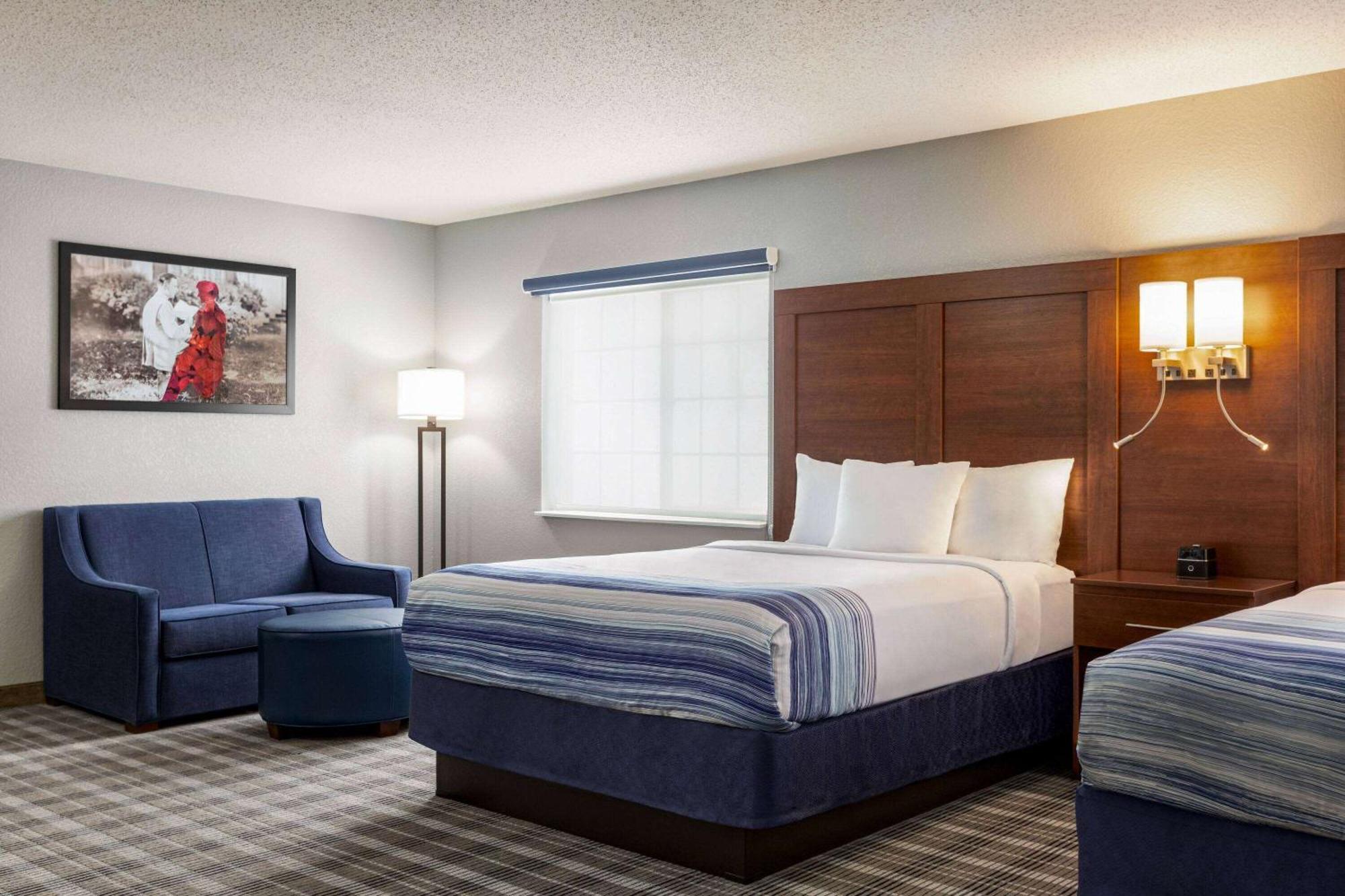 Americinn By Wyndham Williamsburg Экстерьер фото