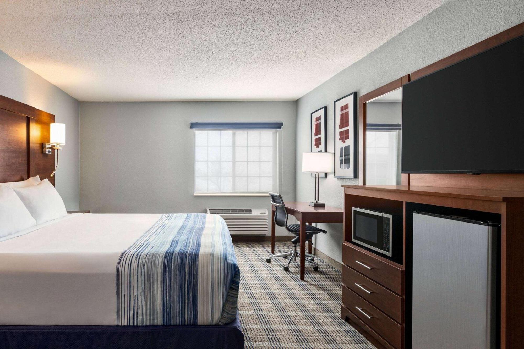 Americinn By Wyndham Williamsburg Экстерьер фото