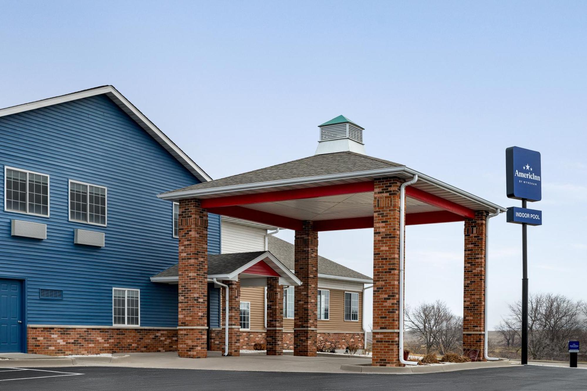 Americinn By Wyndham Williamsburg Экстерьер фото